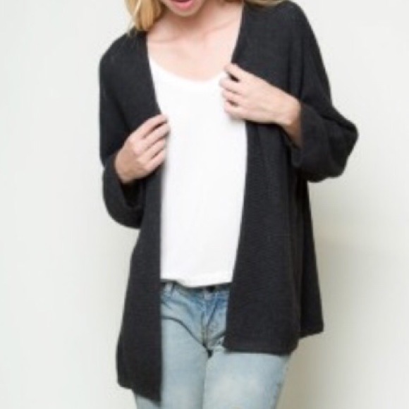 Brandy Melville 🌻 Caroline Cardigan 🌻