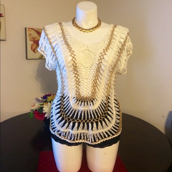 Tops - Beautiful Embroidered Top NWOT
