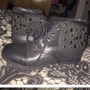 ankle boots