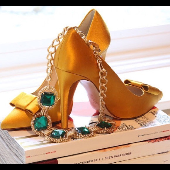 Zara Yellow Satin Bow court heels. 💛