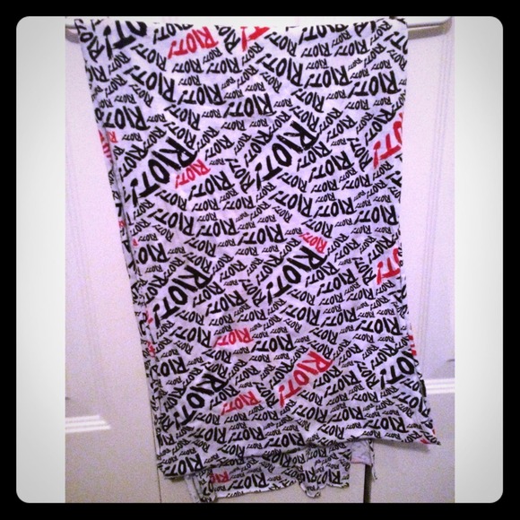 Paramore Riot Scarf