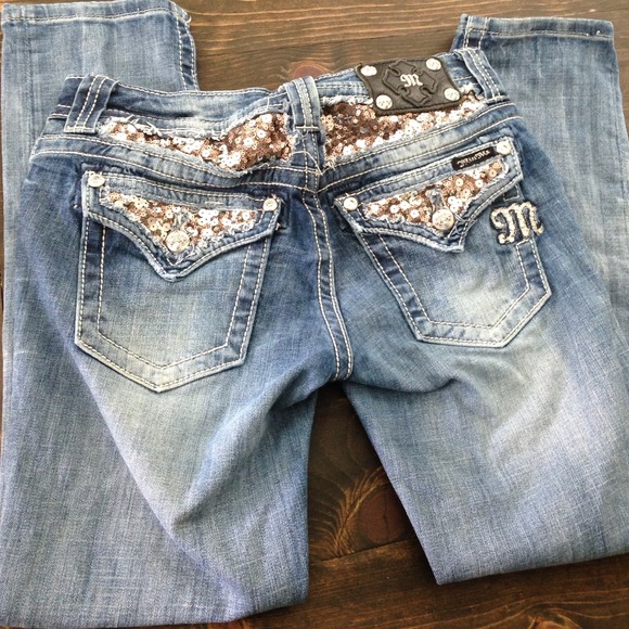 Miss Me Pants - Miss Me cuffed Capri straight leg .PRICE FIRM.