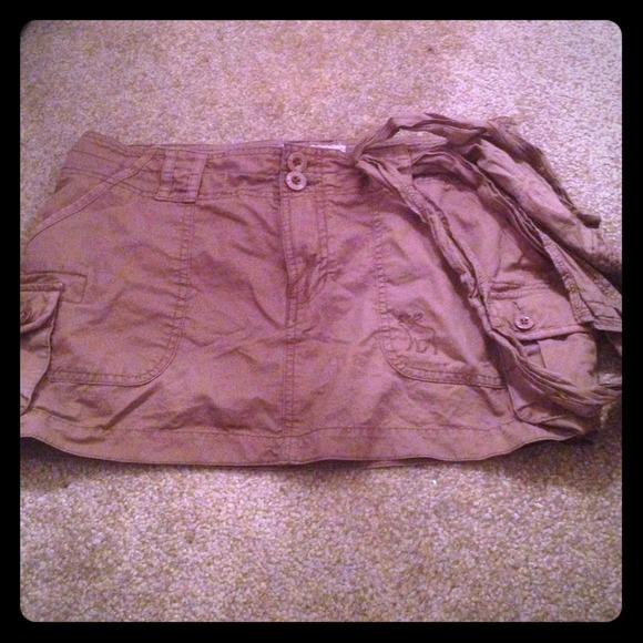 Brown cargo A&F mini skirt