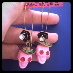 BUNDLE*Bets John skull earrings/zebra