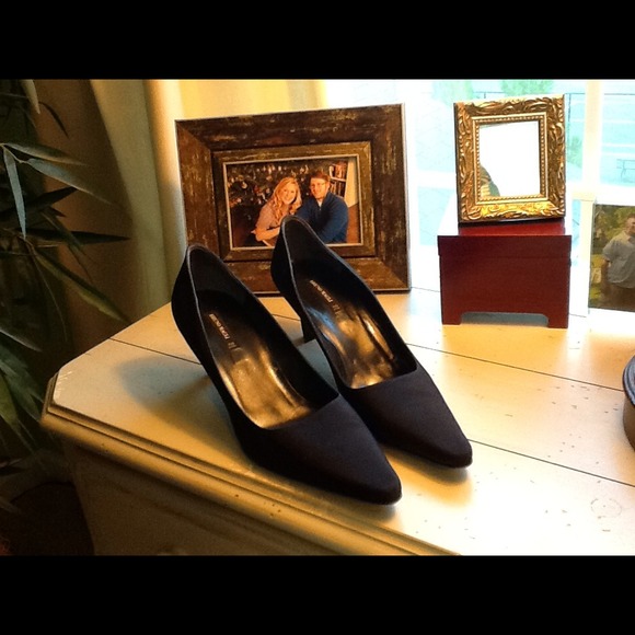Bruno Magli Italian black pumps. 8 1/2