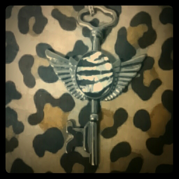 Key pendant with zebra accent necklace - Picture 1 of 1