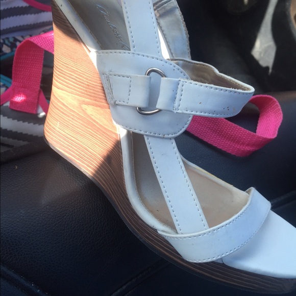 White wedges - Picture 4 of 4