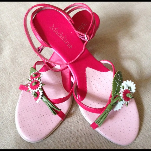Madeline Stuart Shoes - HP Pink FLOWERS Strapy Sandals