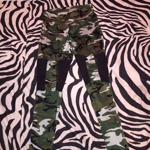 Camo leggings