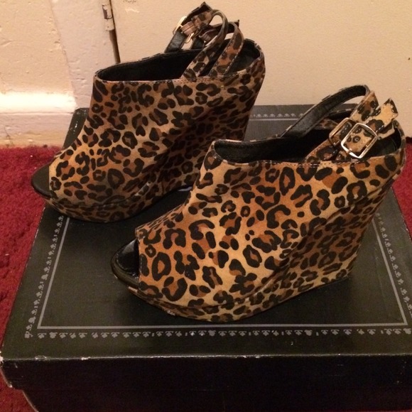 Cheetah Print Wedges