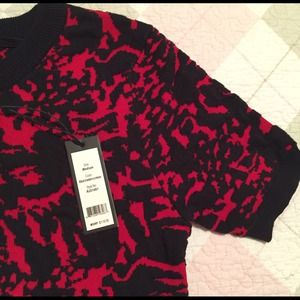 Exquisite cropped, short sleeve sweater