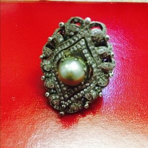 Sterling silver sing with zirconia and pearl