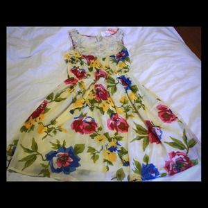 [SOLD in bundle] Floral dress