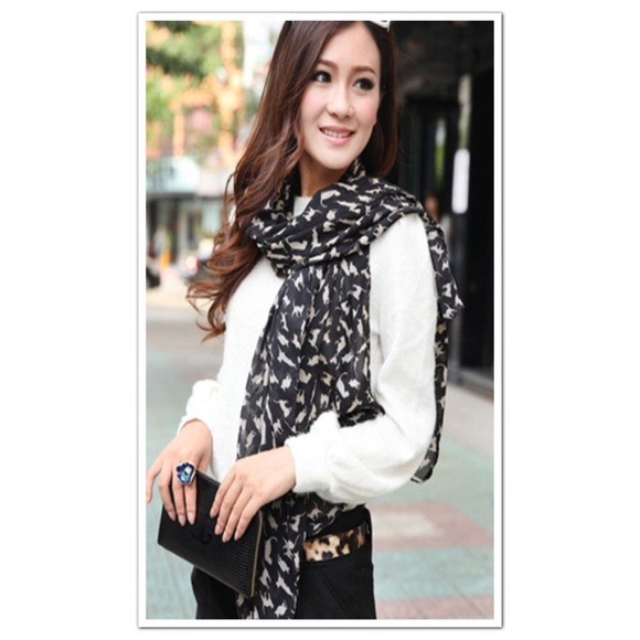 NWOT Chiffon Scarf😻🎈REDUCED PRICE🎈