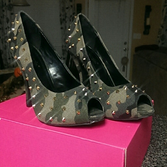 Spike high heel