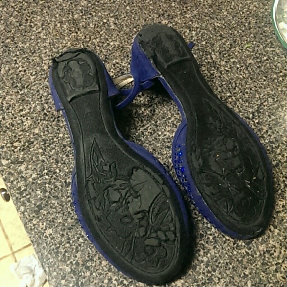 Sandles - Picture 2 of 3