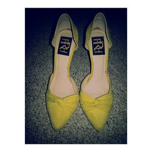 BUNDLE: Yellow pointy shoes & Faux leather skirt