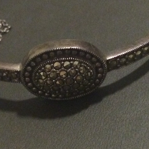 Antique looking bracelet - Picture 2 of 2