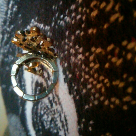 Ring - Picture 2 of 2