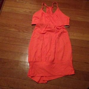 ✌️SOLD✌️ No Limits Tank size 6