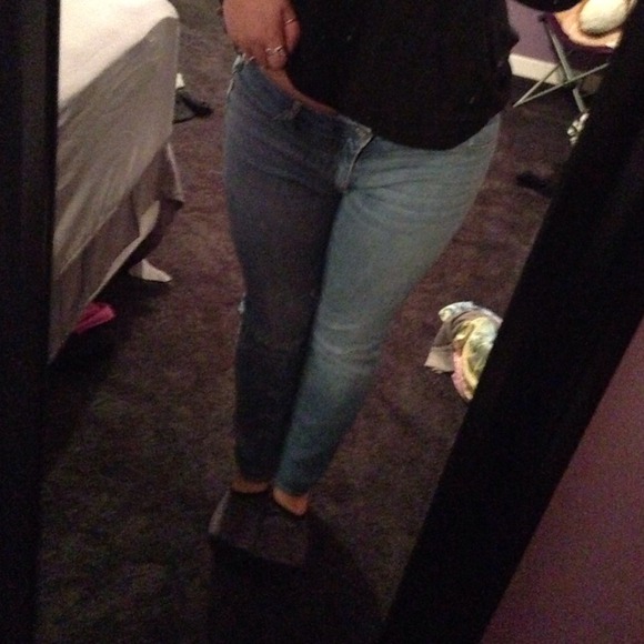 Light wash Abercrombie Jeans - Picture 3 of 3