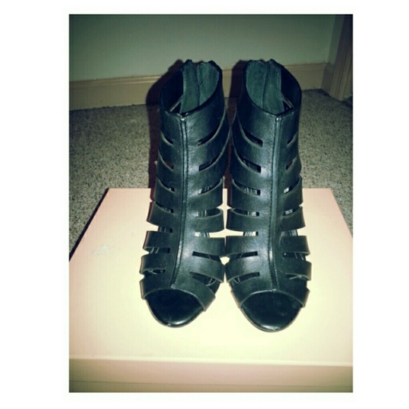 BCBG GLADIATOR SHOES