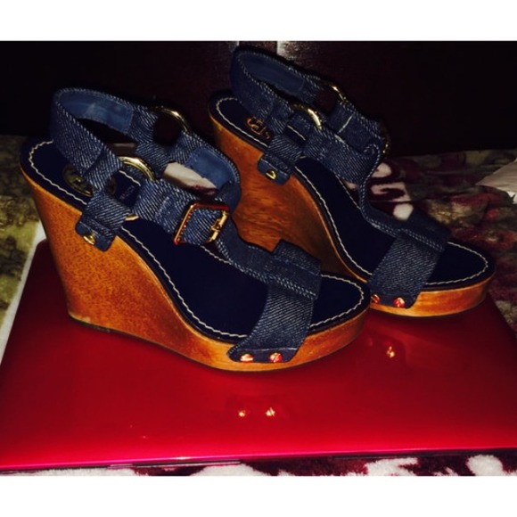 Tory Burch Authentic sold