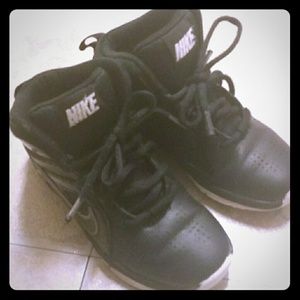 Toddler boys NiKe shoes