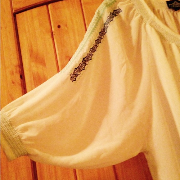 Aztec print peasant top - Picture 3 of 3