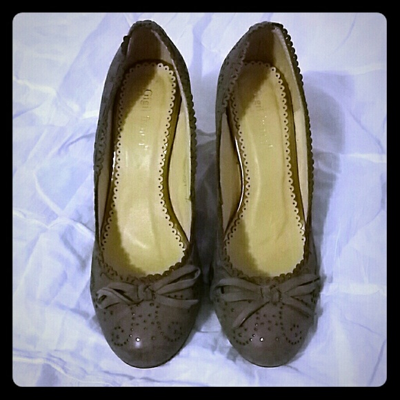 Genuine leather heels from boutique (olive green)