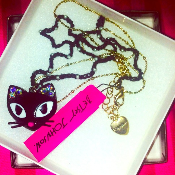 Betsey Johnson Vampire Cat Necklace (Black)