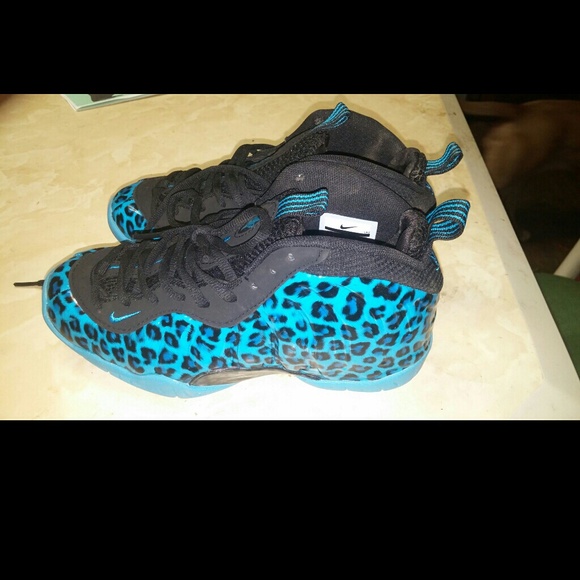 Blue leopard print nike so cute