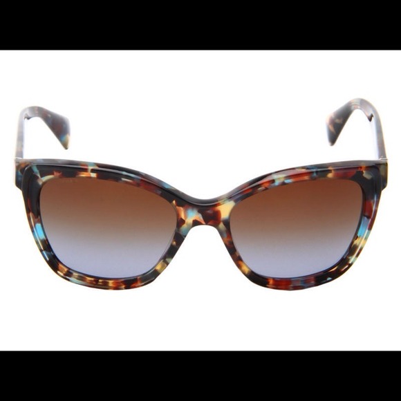 PRADA NEW. AUTHENTIC SUNNIES