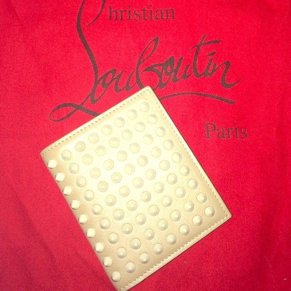 🚫SOLD🚫Christian Louboutin Paros Spikes Walle