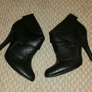 Qupid black ankle bootie boots