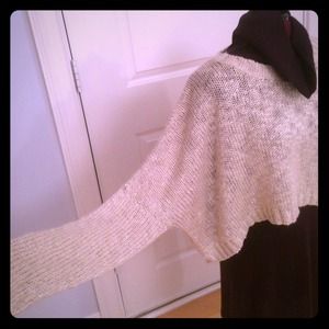 NWOT Crop Sweater