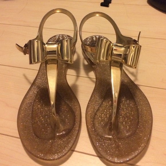 BCBG GENERATION SANDALS