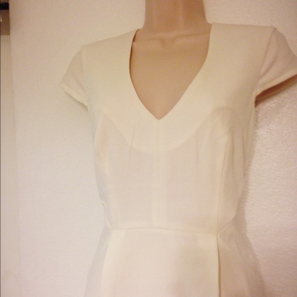 🚫SOLD IN BUNDLE!H&M OFF WHITE DRESS - Picture 2 of 4