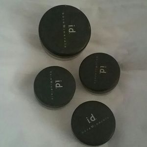 Bare minerals  foundation for @chelleinaz