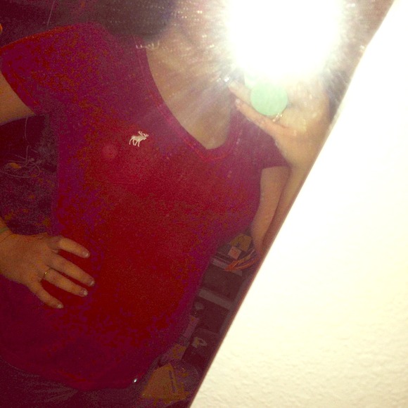 ❤️Abercrombie Red V-Neck❤️