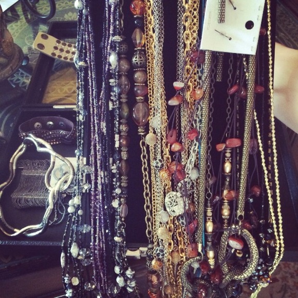 selling jewelry on poshmark
