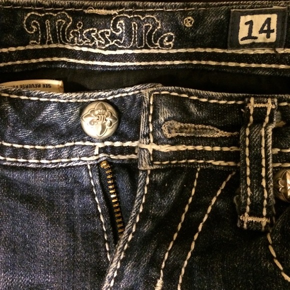 Miss Me Jeans SOLD - Picture 2 of 4