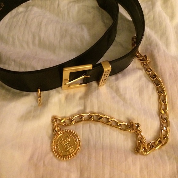 SOLD 🚫 Authentic Chanel Leather Belt