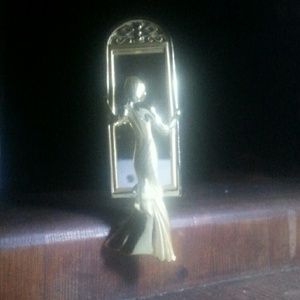 Costume jewelry/brooch