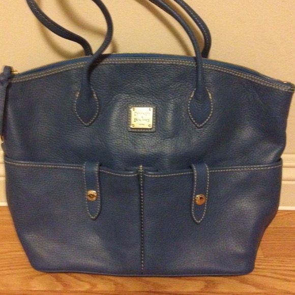 🆕authentic blue Dooney&Bourke shoulder bag!