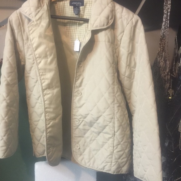 Cream quilted jacket with buttons Sz 6 Never worn