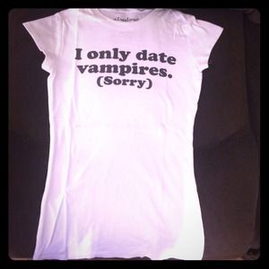 I only date vampire shirt