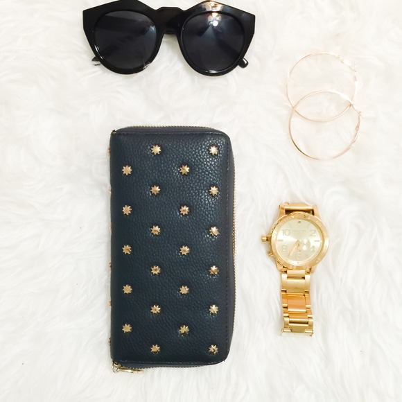 ⛔️SOLD⛔️Nasty Gal Les deux studded wallet