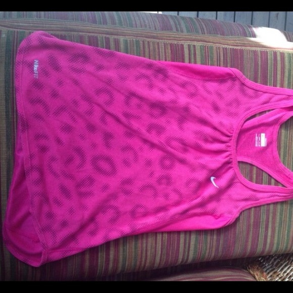 Nike work out top