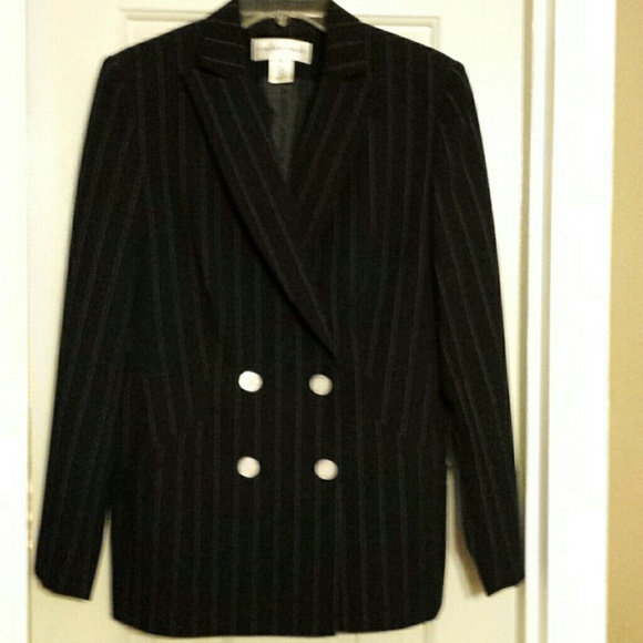 Sleek Navy Blue Pinstripe Jacket/Blazer